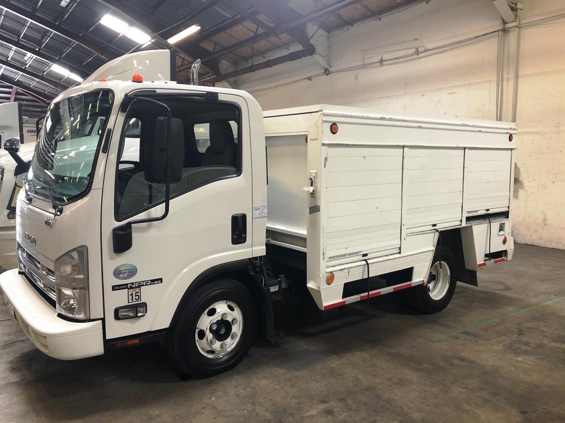 2014 Isuzu NRR 2014-isuzu-nrr