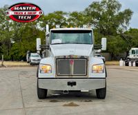 2025 Kenworth T880S