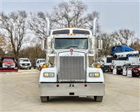 2024 Kenworth W900L