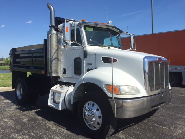 2007 Peterbilt 335 - Truck Country