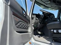 2025 International HX520