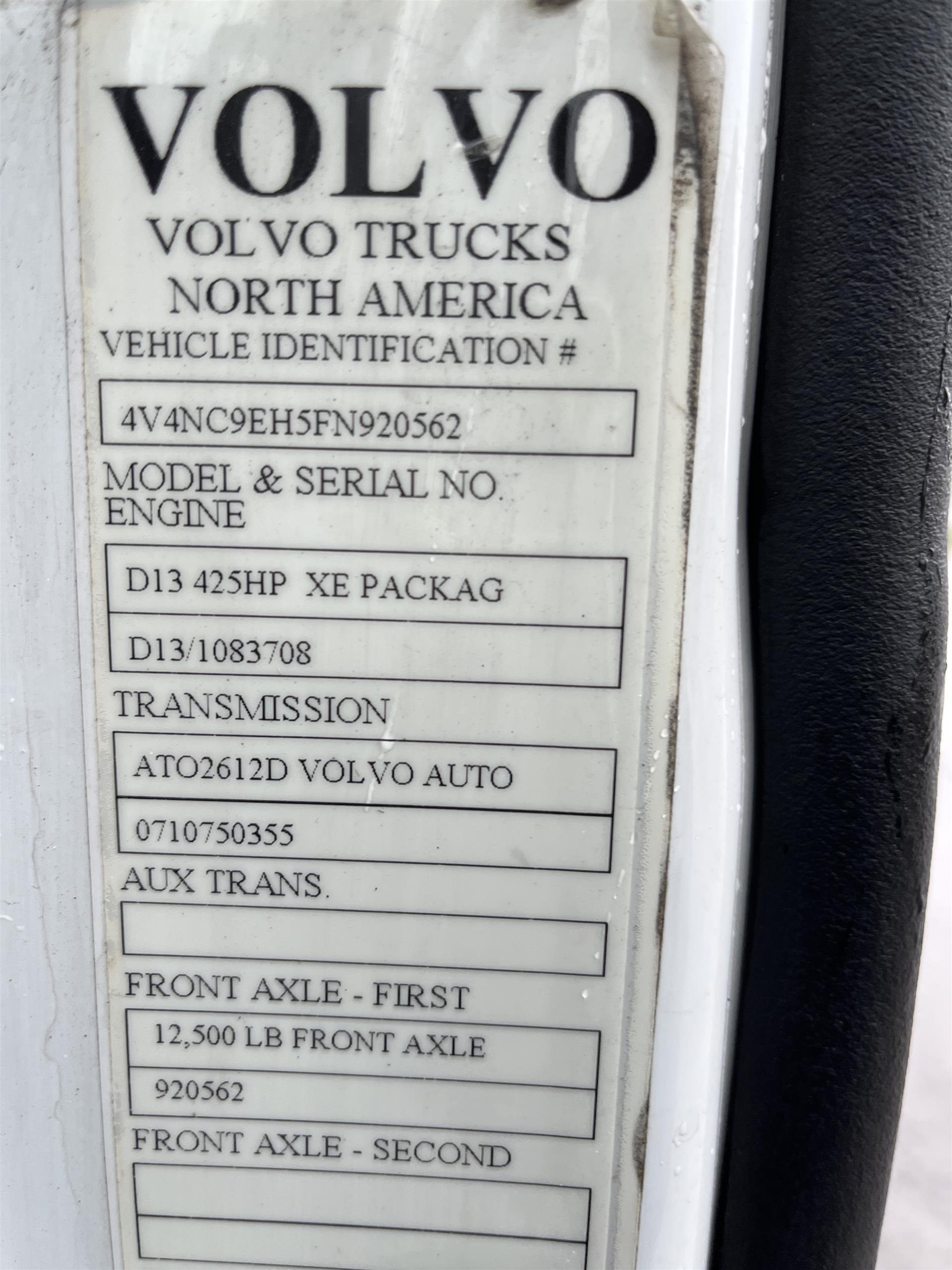2015 Volvo VNL630 – 920562