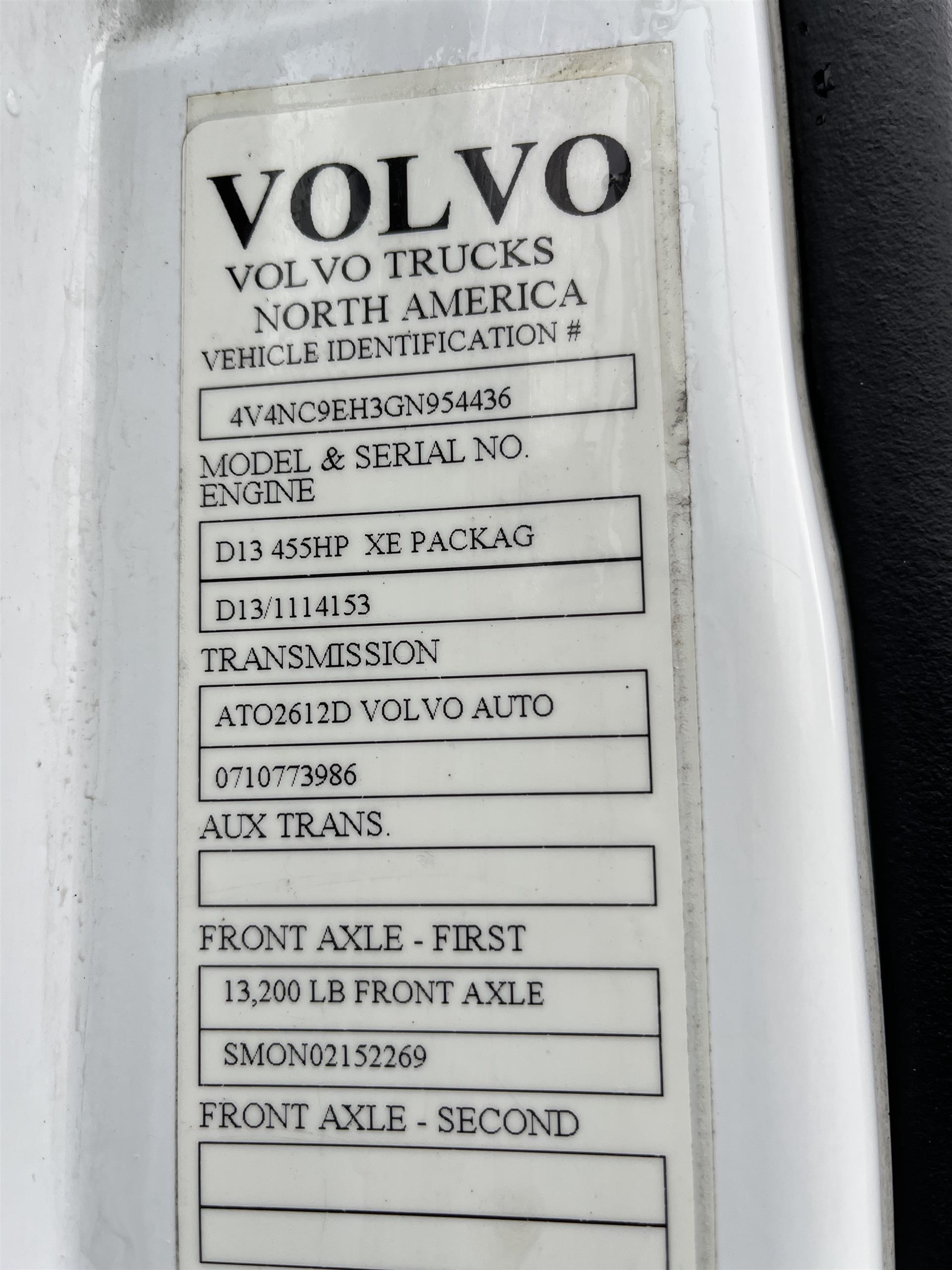 2016 Volvo VNL670 – 954436