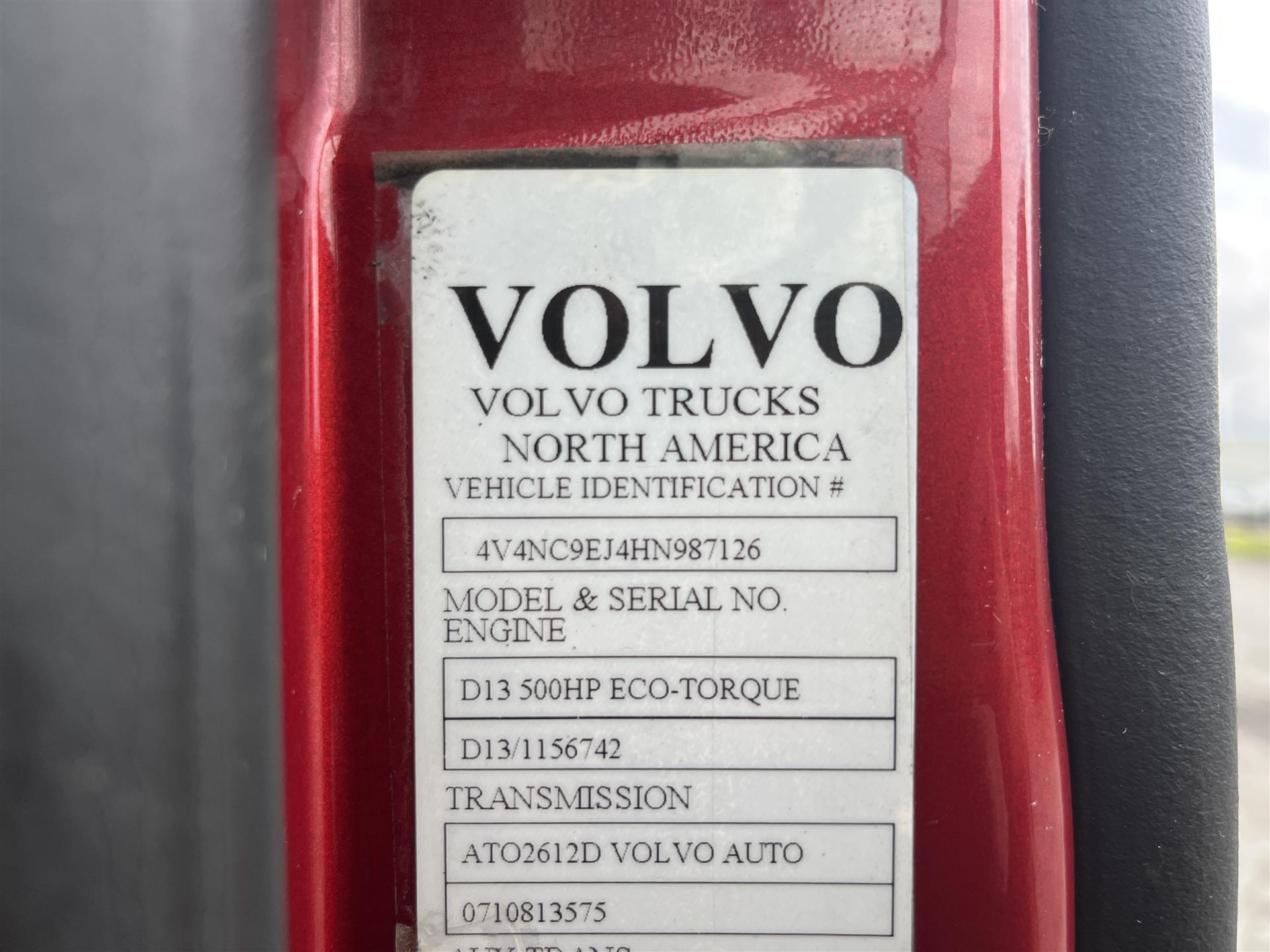 2017 Volvo VNL670 – 987126