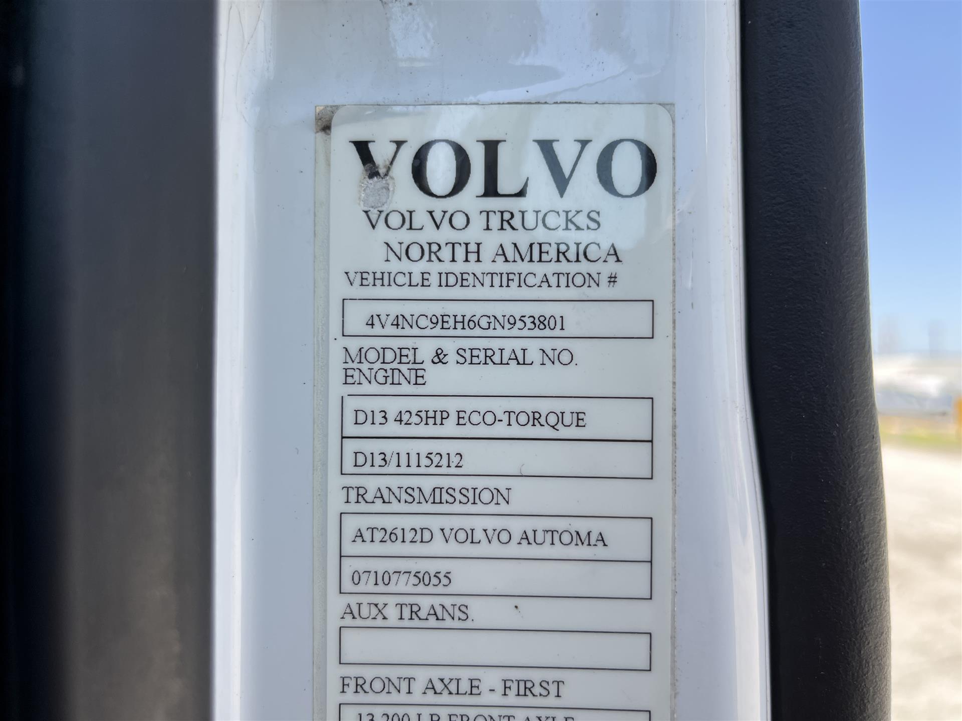 2016 Volvo VNL670 – 953801