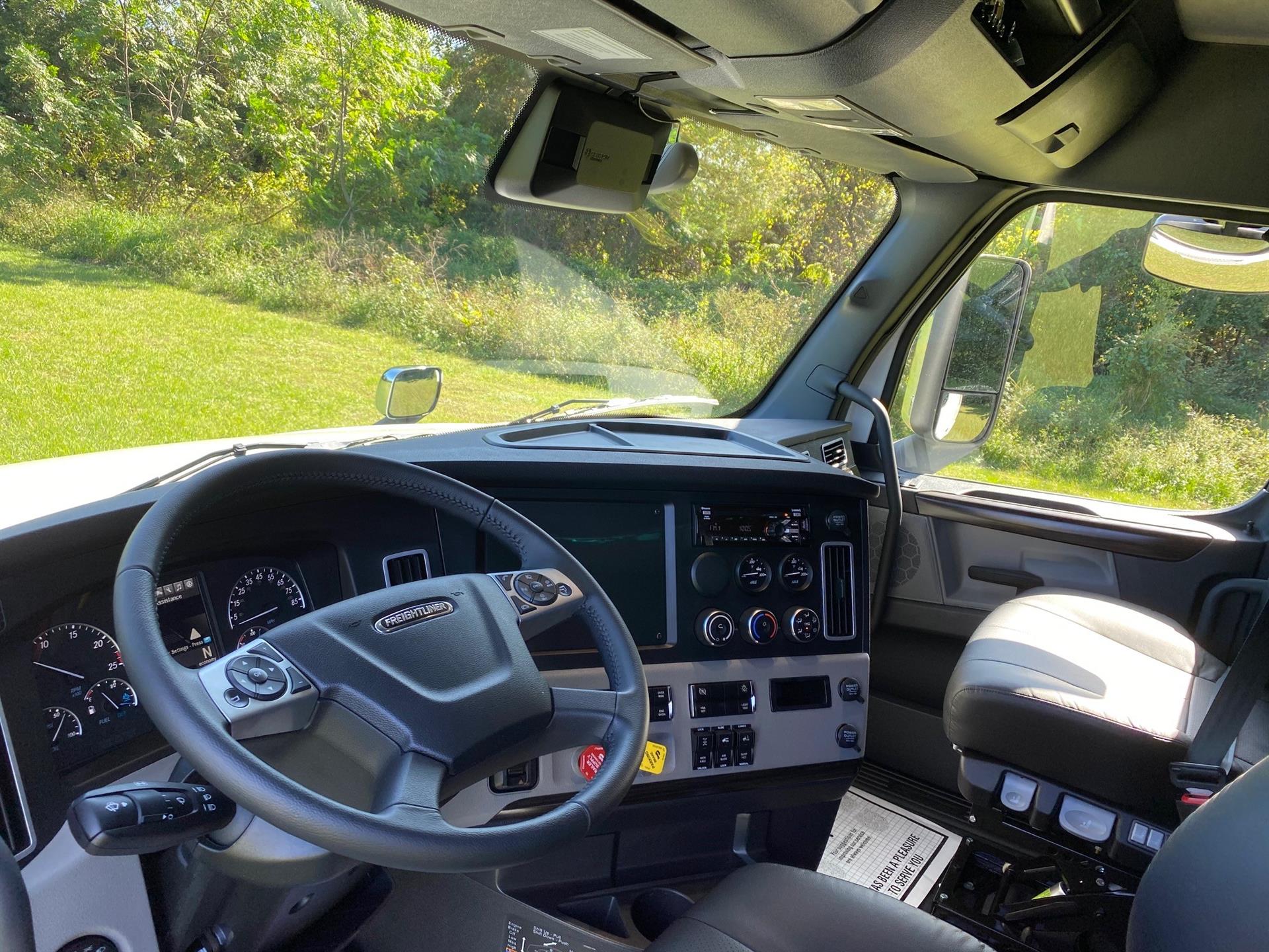 2022 Freightliner New Cascadia