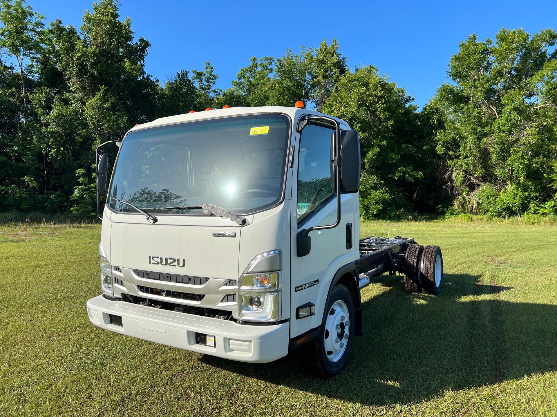 2024 Isuzu NPR HD