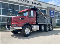 2025 Volvo VHD64B300