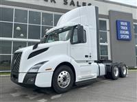 2025 Volvo VNL64T300