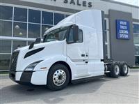 2025 Volvo VNL64T400