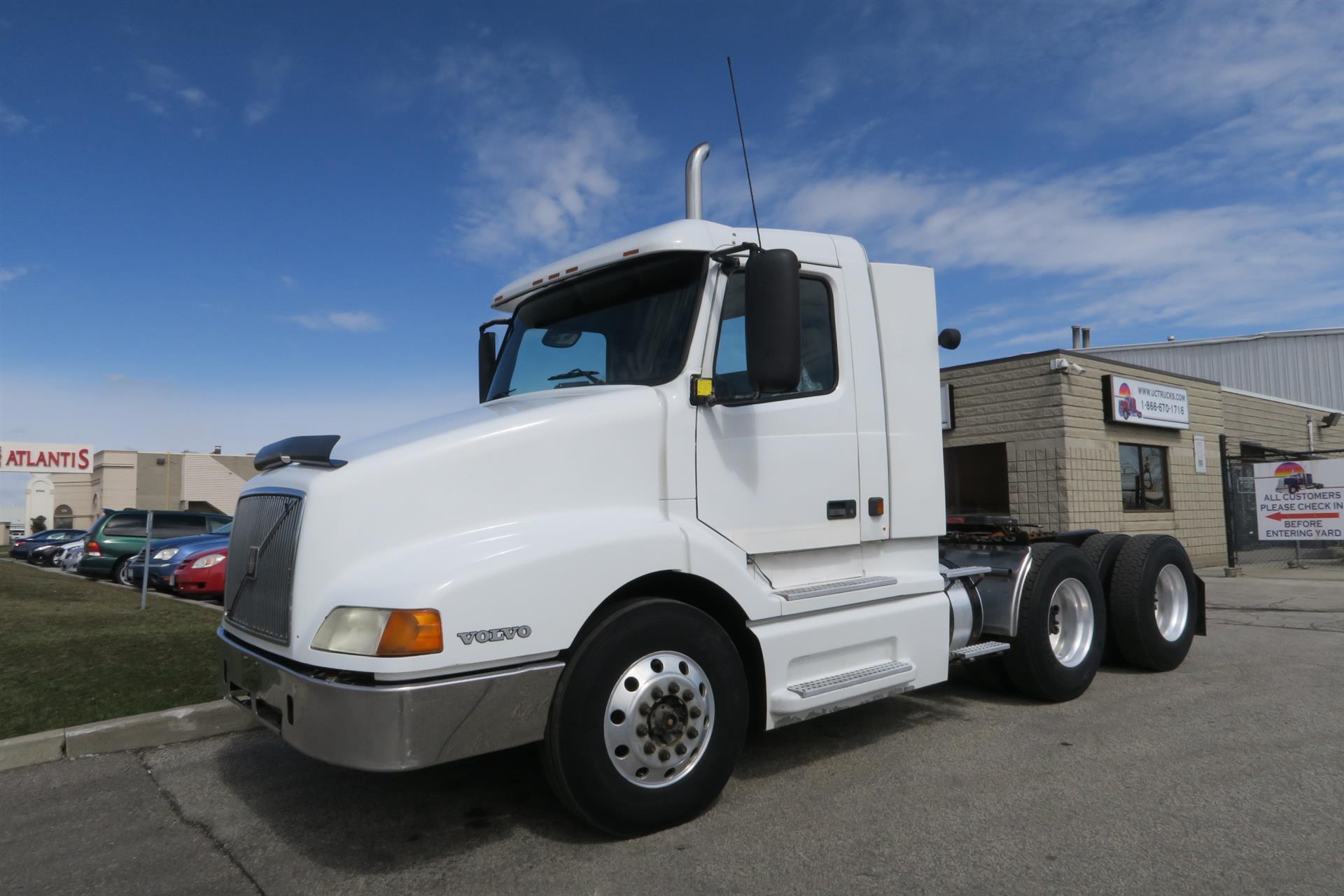 2003 Volvo VNL