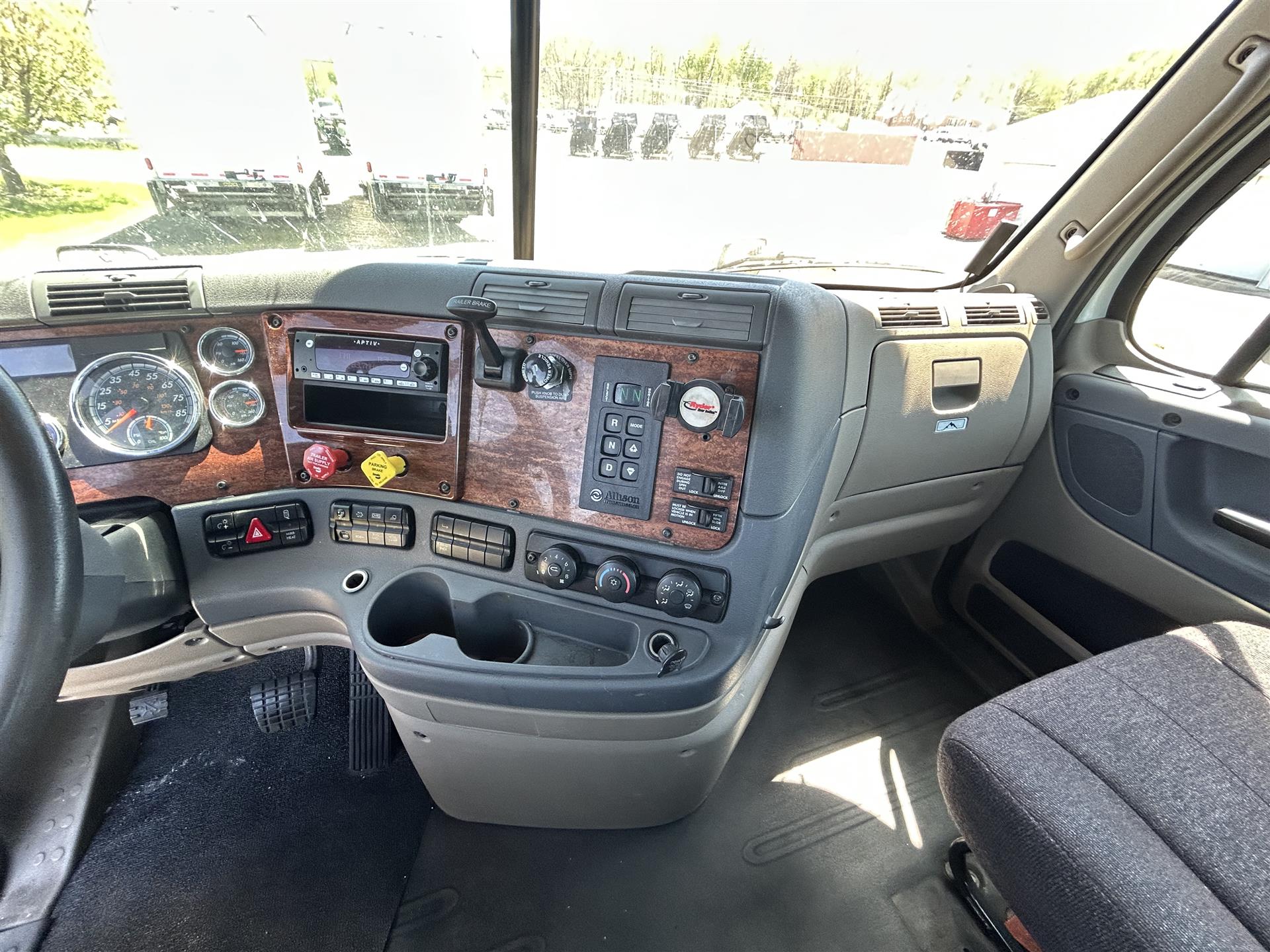 2017 Freightliner- Cascadia