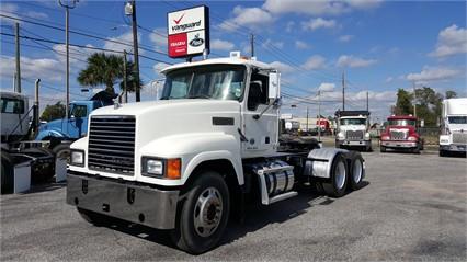 2013 Mack PINNACLE CHU613