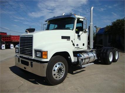 2015 Mack PINNACLE CHU613