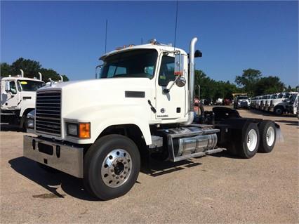 2011 Mack PINNACLE CHU613