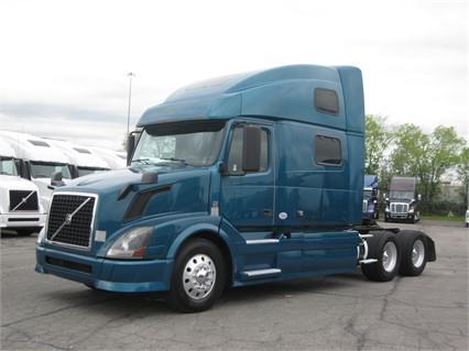 2011 Volvo VNL64T780