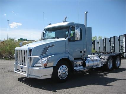 2014 Volvo VNL64T300