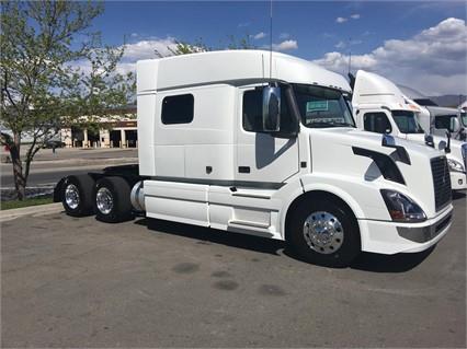 2017 Volvo VNL64T730