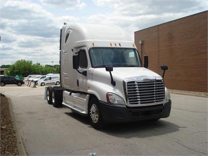 2010 Freightliner CASCADIA 125