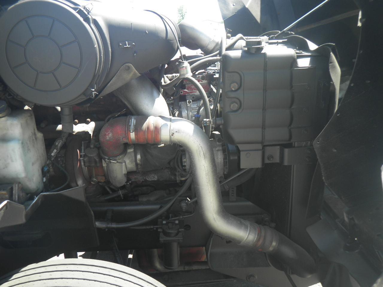 2004 International 9200i