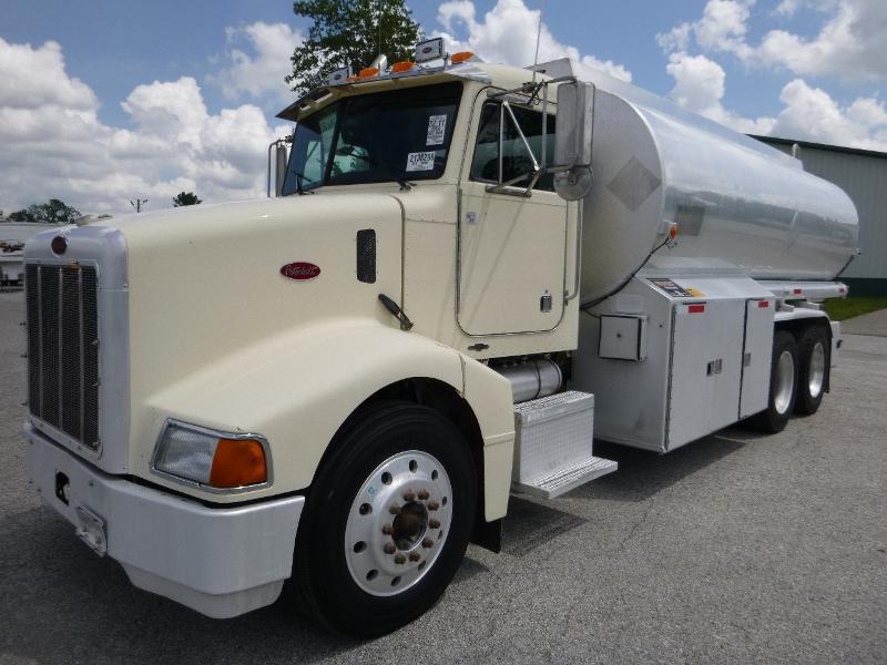 2004 Peterbilt 385