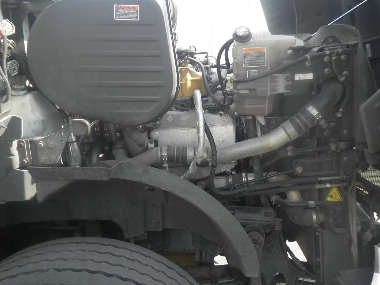 2013 Caterpillar CT660L     