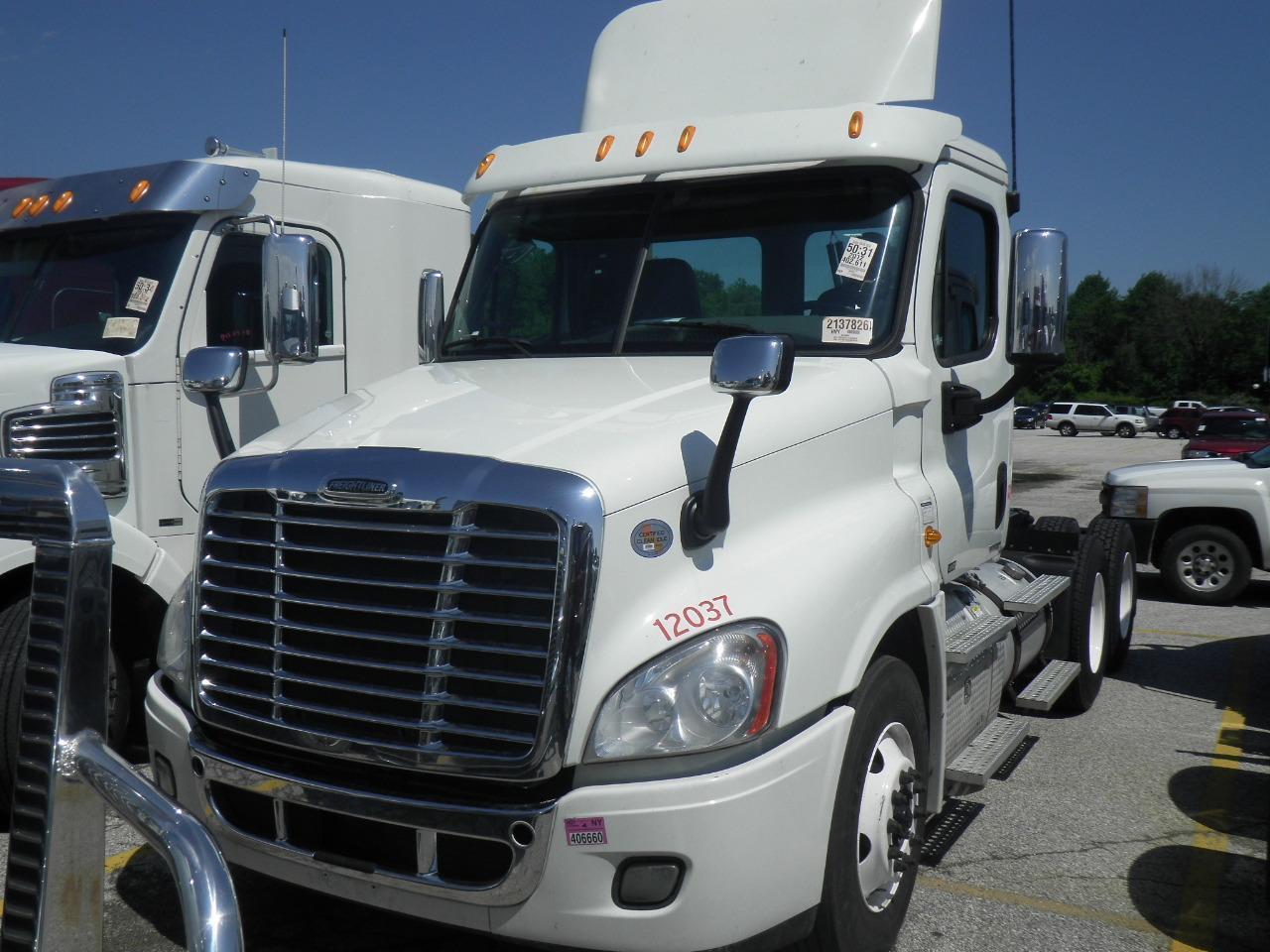 2012 Freightliner CASCADIA   
