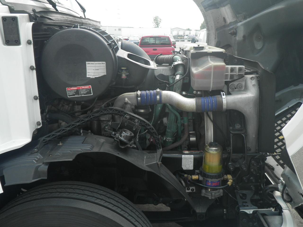 2008 Volvo VNL64T670