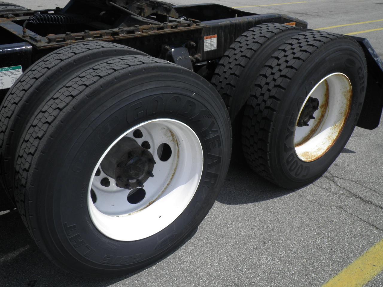 2012 Freightliner CASCADIA   
