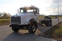 2013 Mack GU813