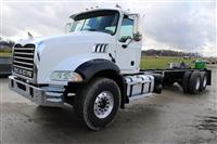 2013 Mack GU813