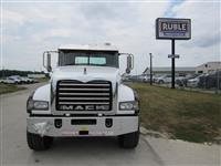 2013 Mack GU713
