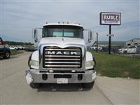 2014 Mack GU813