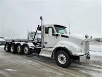 2023 Kenworth T880