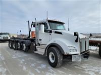 2023 Kenworth T880
