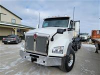 2023 Kenworth T880