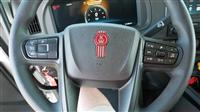 2025 Kenworth T880