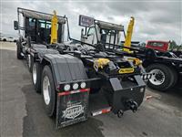 2025 Kenworth T880