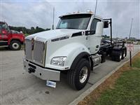 2025 Kenworth T880