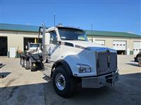 2025 Kenworth T880