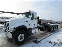 2013 Mack GU713