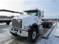 2013 Mack GU713