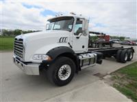 2013 Mack GU813