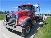 2020 Mack GR64F