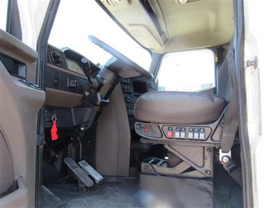 2021 International HX620