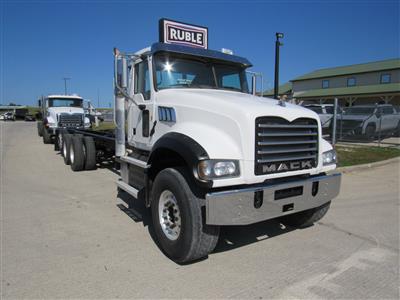 2013 Mack GU713