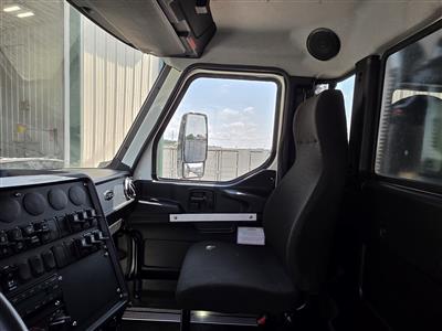 2025 Autocar DC64