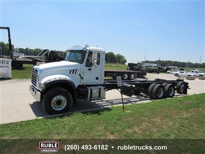 2015 Mack GU713