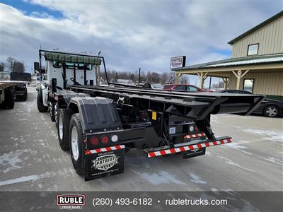 2023 Kenworth T880