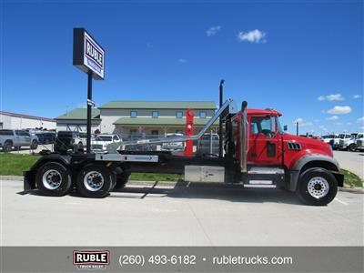 2020 Mack GR64F